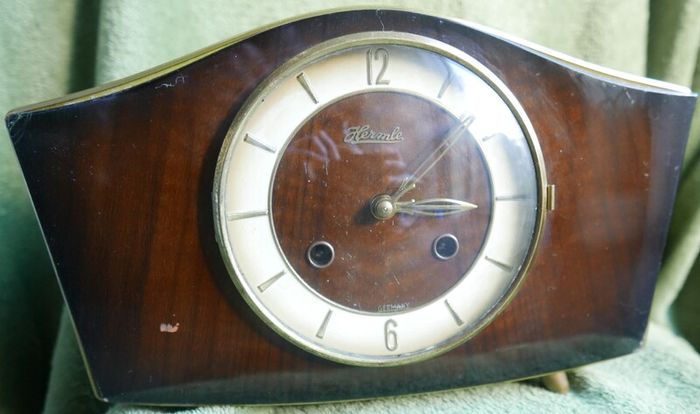 Rare Original Hermle 60s German Mid Century Teak Desk Mantel Chimny Clock By Hermle (the Clock Works Well And Keeps Time)