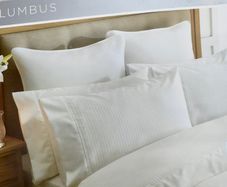 Sheridan Tailored Quilt Cover Set  ( double bed ) As New