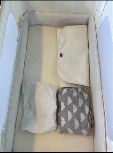 Snuzpod 4 beside crib (next to me)