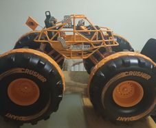 Giant crusher RC