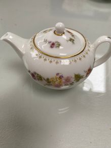 Wedgwood minature Mirabelle  tea pot