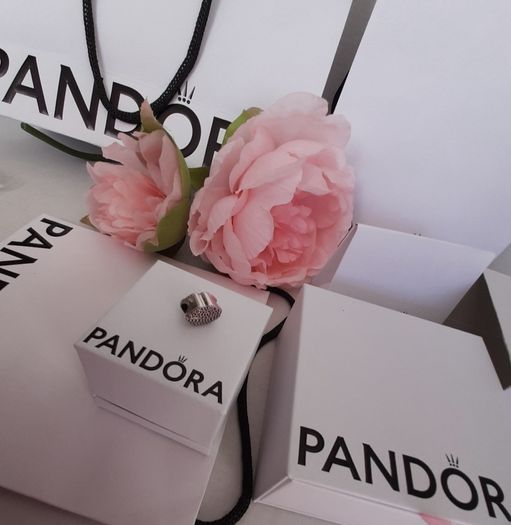 New genuine pandora lips charm