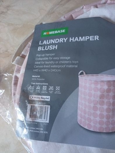 Laundry Pop Up  Hamper. S. H.45 x W40 x D40cm. B.N.W.T.