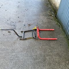Berg front linkage and bale carrier