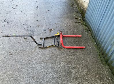 Berg front linkage and bale carrier