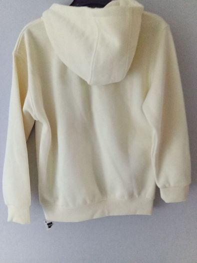 girls  full zip up.      aged 8 - 9. New
