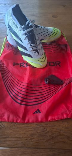 Adidas Predator Elite Boots Size 3.5UK
