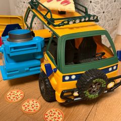 Teenage Mutant Ninja Turtles Pizza Launcher Truck