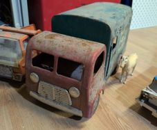 Tri-ang Horse Transporter (With Original Horse)