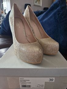 carvela bronze