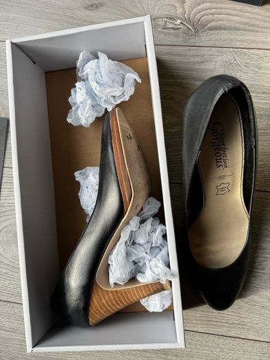 New Look "Gorgeous" Black Leather Court Shoes Size 40 (7)