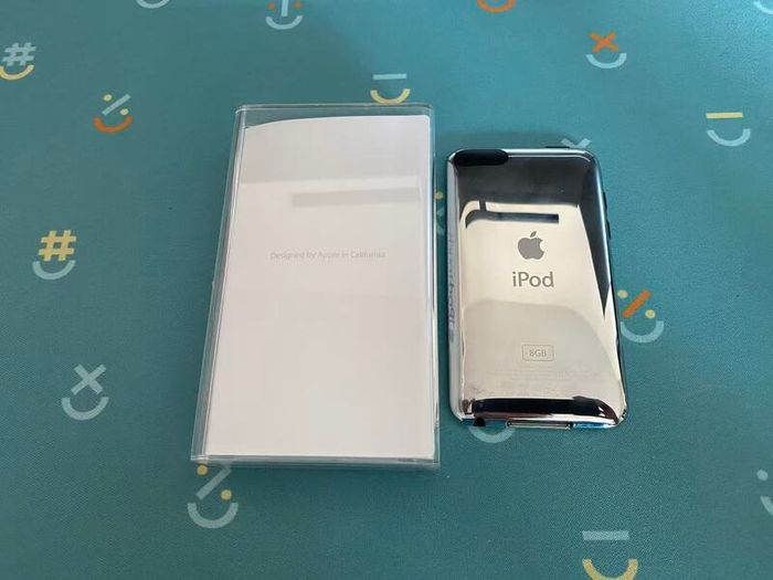iPod Classic, iPod Touch, Universal Dock