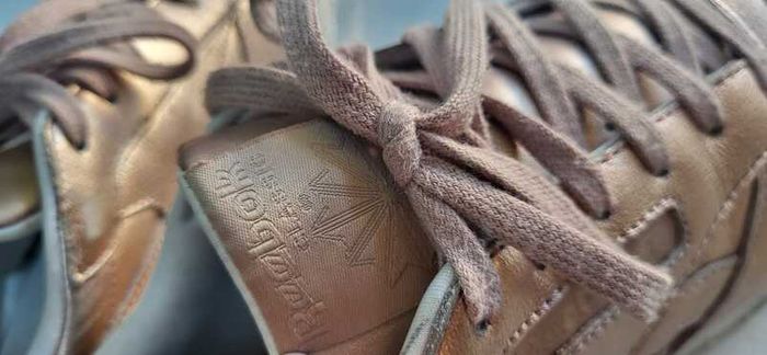 REEBOK Classics Rose Gold Edition Sz 7UK