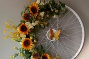 60cm cream handpainted bicycle wheel