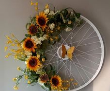 60cm cream handpainted bicycle wheel