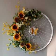 60cm cream handpainted bicycle wheel