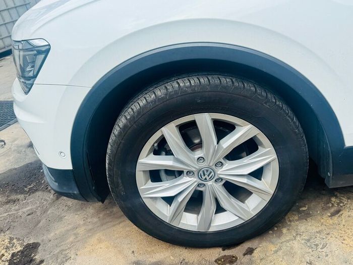 VW Tiguan Alloy Wheels Genuine set came off Tiguan
