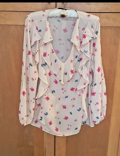 bundle of 4 tops ladies