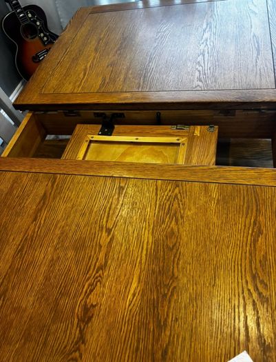 EzLiving Extendable dining table and 6 chairs