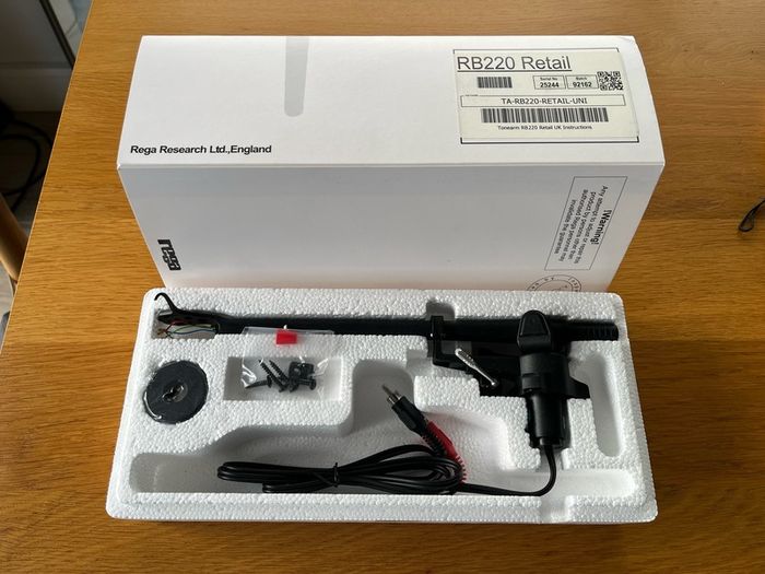 Rega RB220