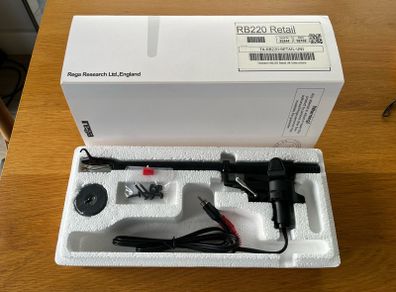 Rega RB220