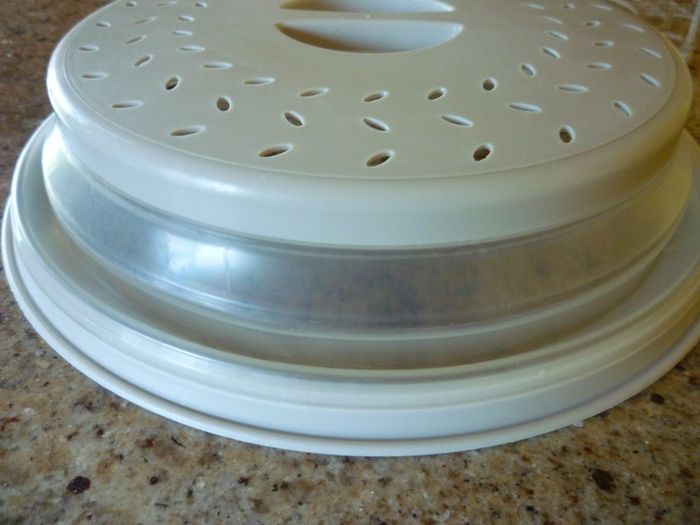 Microwave Plate Stacker & Collapsible Cover. Heat Up To 3 Dinners At Once. Excellent Condition. All fold flat for easy storage