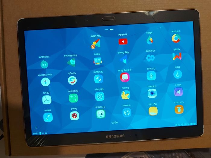 Samsung Galaxy Tab S, 10.5 inch, Model SM-T800, screen has a slight crack or 2 but touchscreen works fine