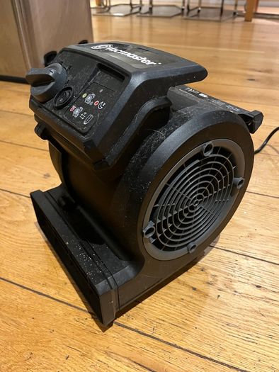 Elite Suito turbo trainer with cooling fan
