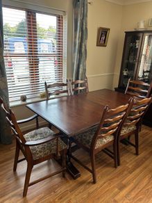 Mahogony Dining Table and chairs
