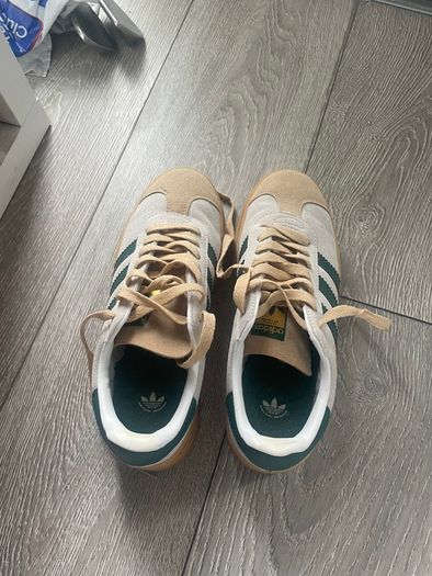 Trainers size 6