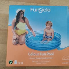 Kids paddling pool