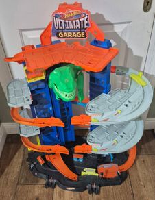 Hot Wheels Garage
