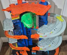 Hot Wheels Garage
