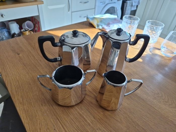 Vintage Elkington & Co Monarchy plate Art Deco Coffee pot, tea pot sugar bowl and jug
