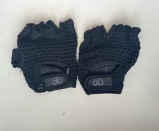 Fingerless gloves