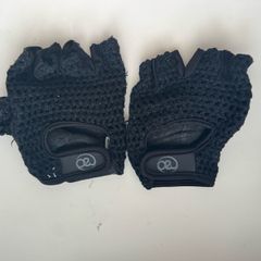 Fingerless gloves