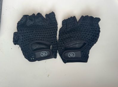 Fingerless gloves