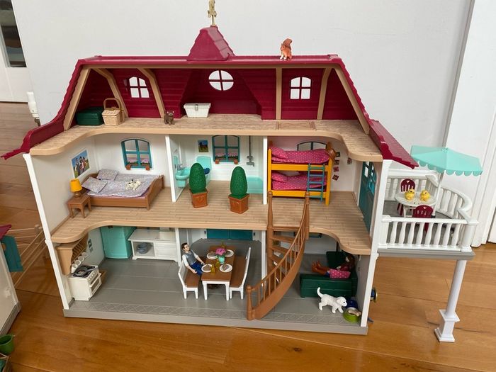 Schleich Horse Club 42551 Lakeside Country House and Stable Playset.