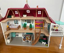 Schleich Horse Club 42551 Lakeside Country House and Stable Playset.