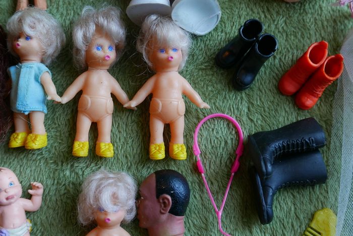 Vintage Barbie Collection, over 40 pieces (1966,1993,1994,1995,1999)