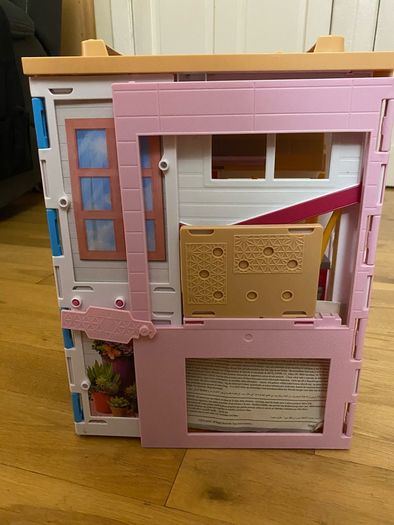 Barbie House Playset with Dolls