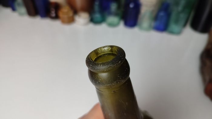 252 - Vintage Green Glass PJ Scanlan and Co Free State Smith Street Cork Collectible Decorative Beer Bottle
