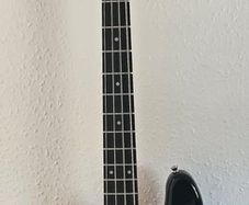 Electric guitar left hand