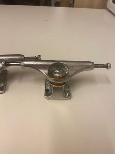 Independent Stage 11 Forged Hollow Silver 144 8.25'' Skateboard Trucks