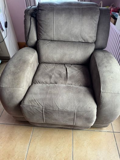 Electric recliner armchair