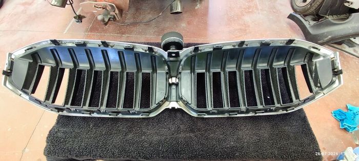 Genuine BMW G30/G31 LCI Front Kidney Grille with Active Air Flaps