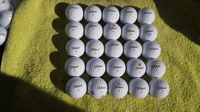 25 Titleist Trufeel Golf balls