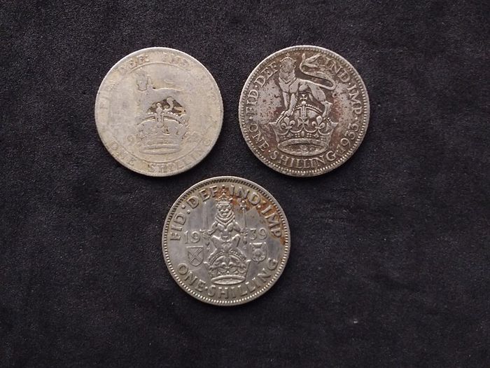 3 Vintage UK Silver Shilling Coins ( 1922, 1933 and 1939 ) - 50% Silver
