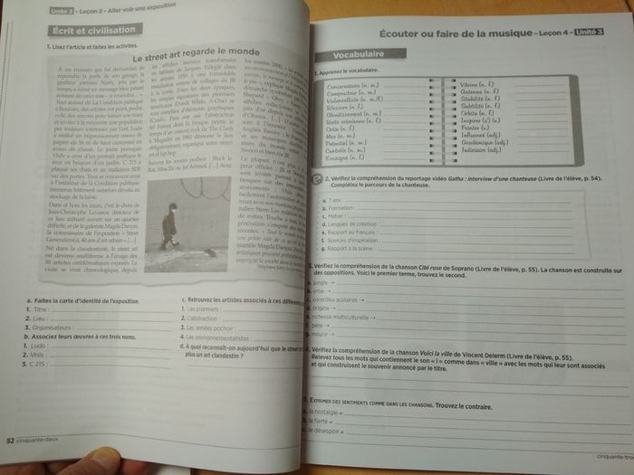 French learning two books level B2