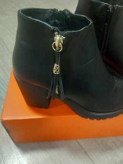 Boots size 37 uk 4